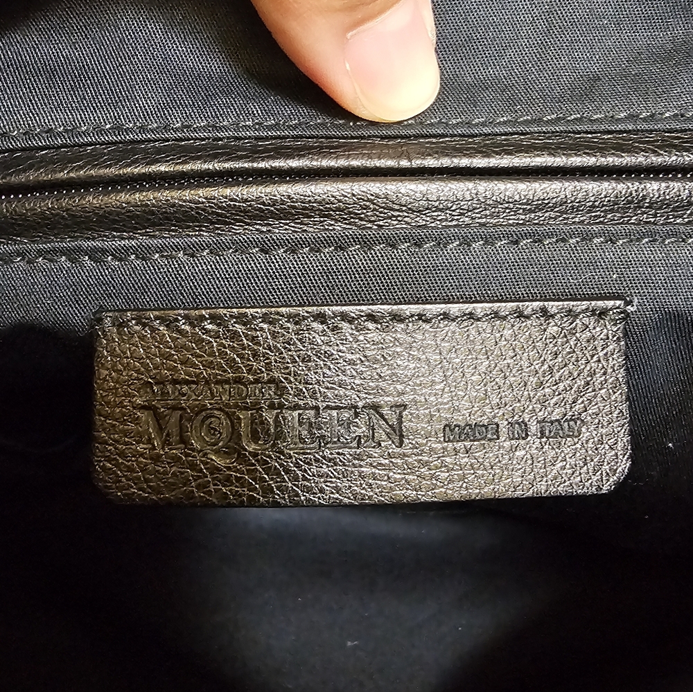 Alexander McQueen - Faithful De-Manta Skull Clutch - Picture 13 of 17